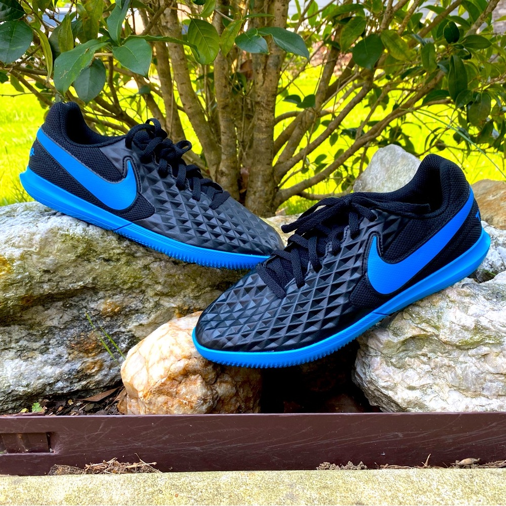 Nike Jr Legend 8 Youth Indoor Soccer shoes
